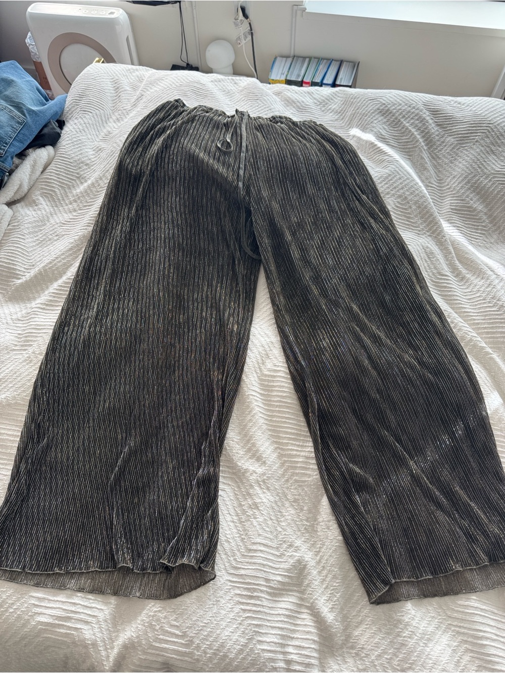 Rebdolls Women's Fabian Sheer Metallic Plisse Wide Leg Pants W. Pockets - Picture 2 of 3